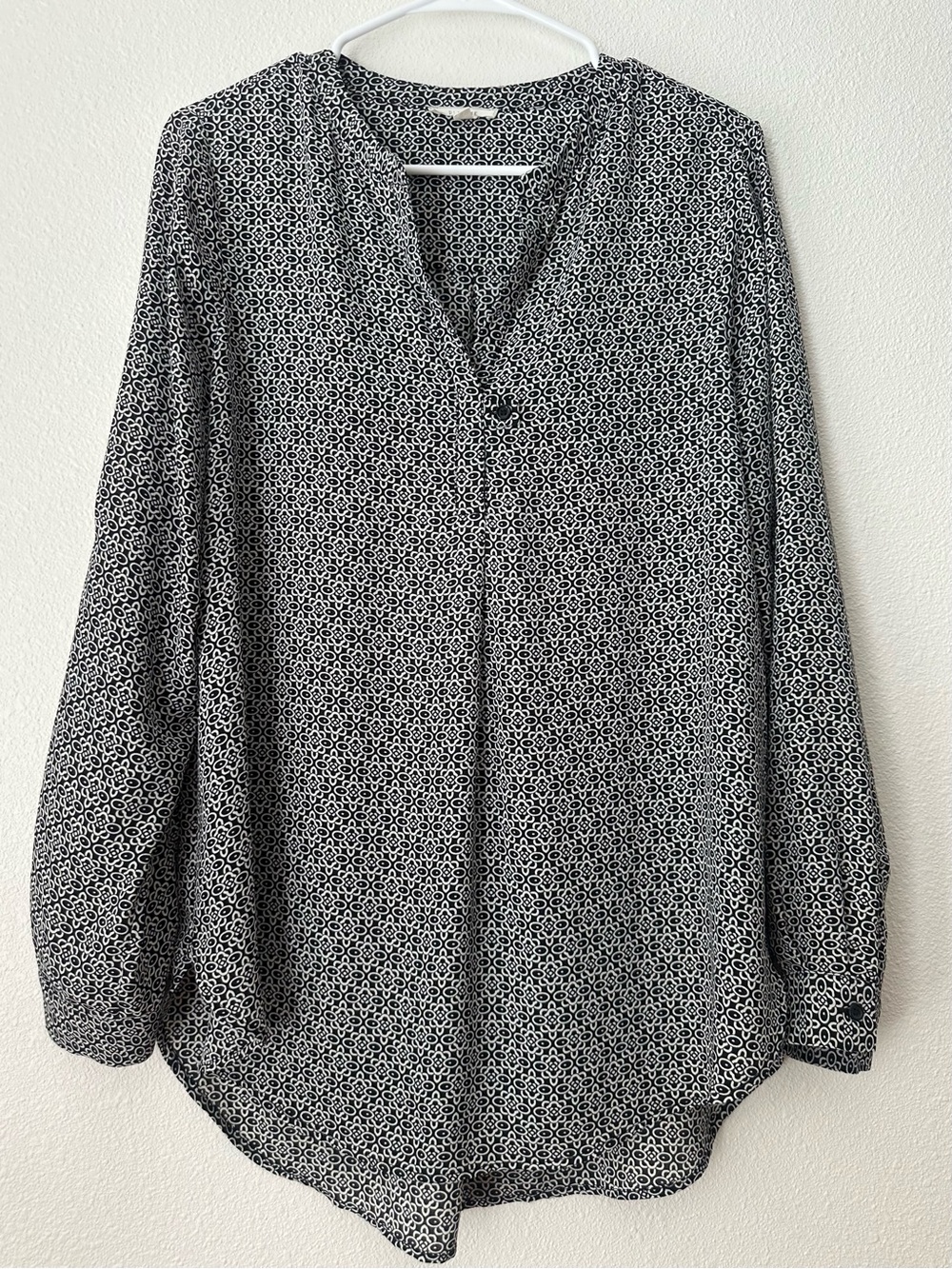 Pleione Black & White Printed V-Neck with Button Detail Long Sleeve Blouse